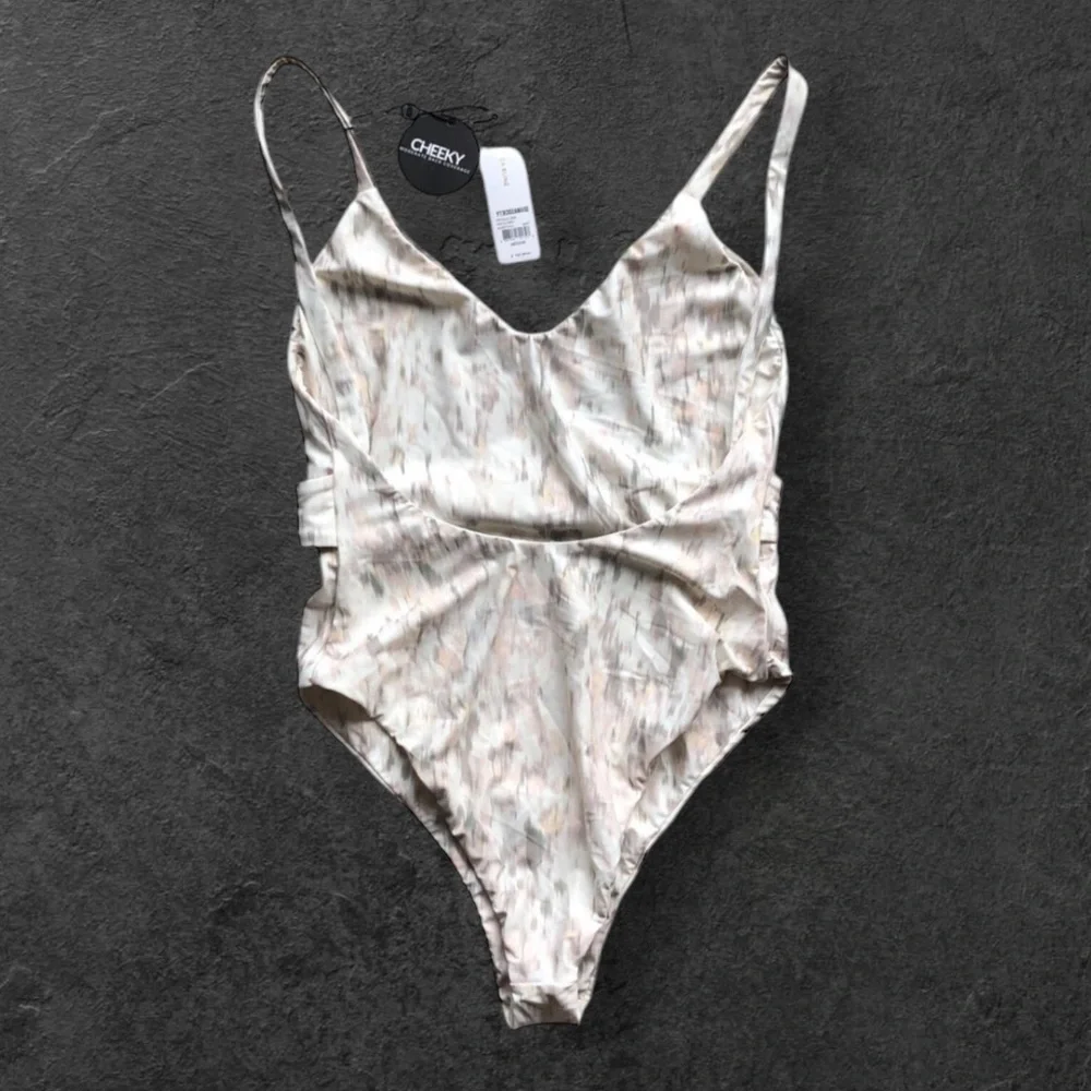 Amuse Society Patola One Piece Swimsuit NWT Medium Revolve